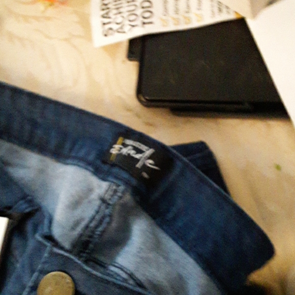 Measure n Made jeans - Picture 2 of 4